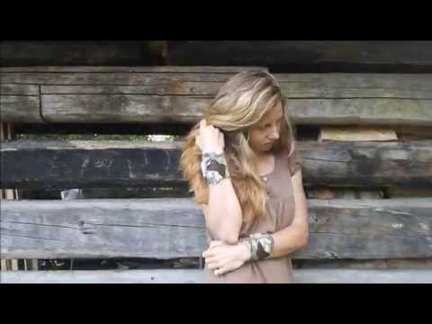 Felted bracelet "Forest Breath" by ELLUNHUOPA.