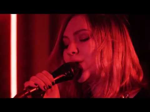 Moqumentary - Desperado (Rihanna Cover)