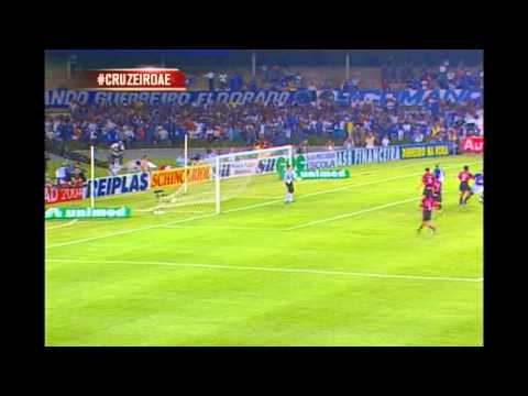 Veja lances do time do Cruzeiro em 2003 no Arquivo do AE