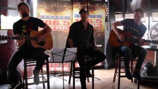 Dallas Smith Slow Rollin&#39; Acoustic Performance