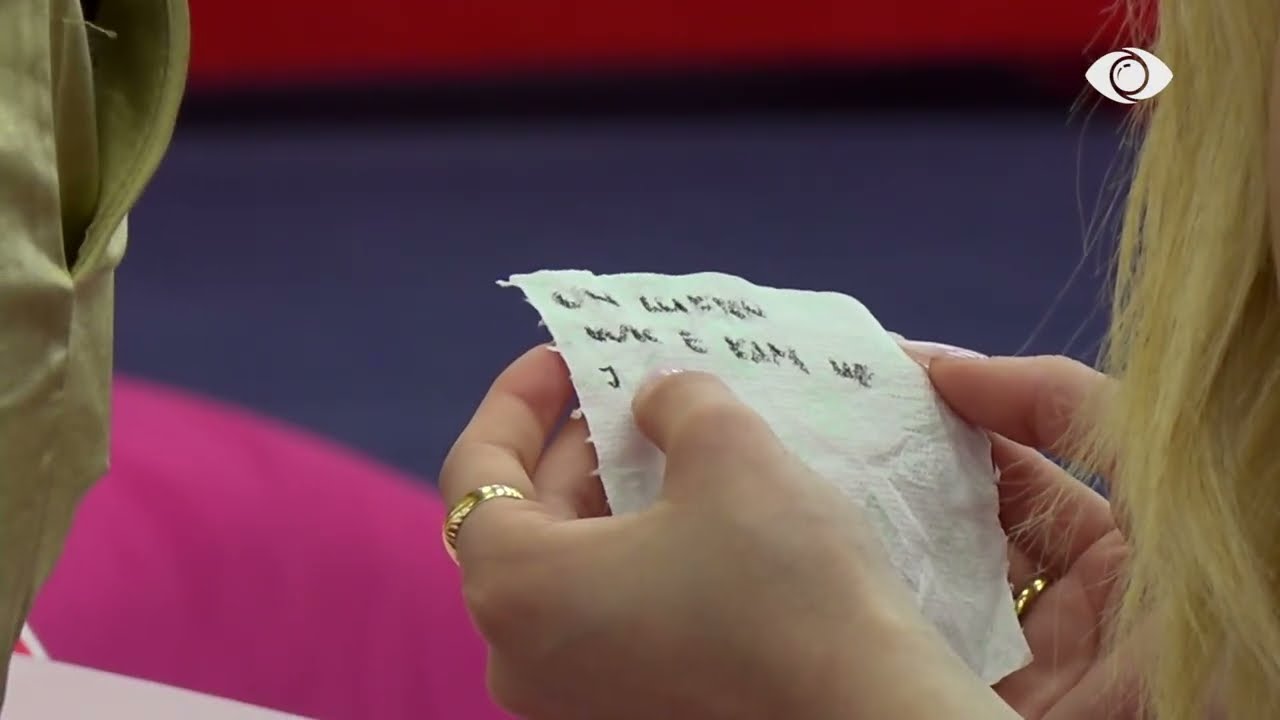 “Unë luftën e kam me ‘J’”/ Banorët gjejnë një letër dhe diskutojnë për të