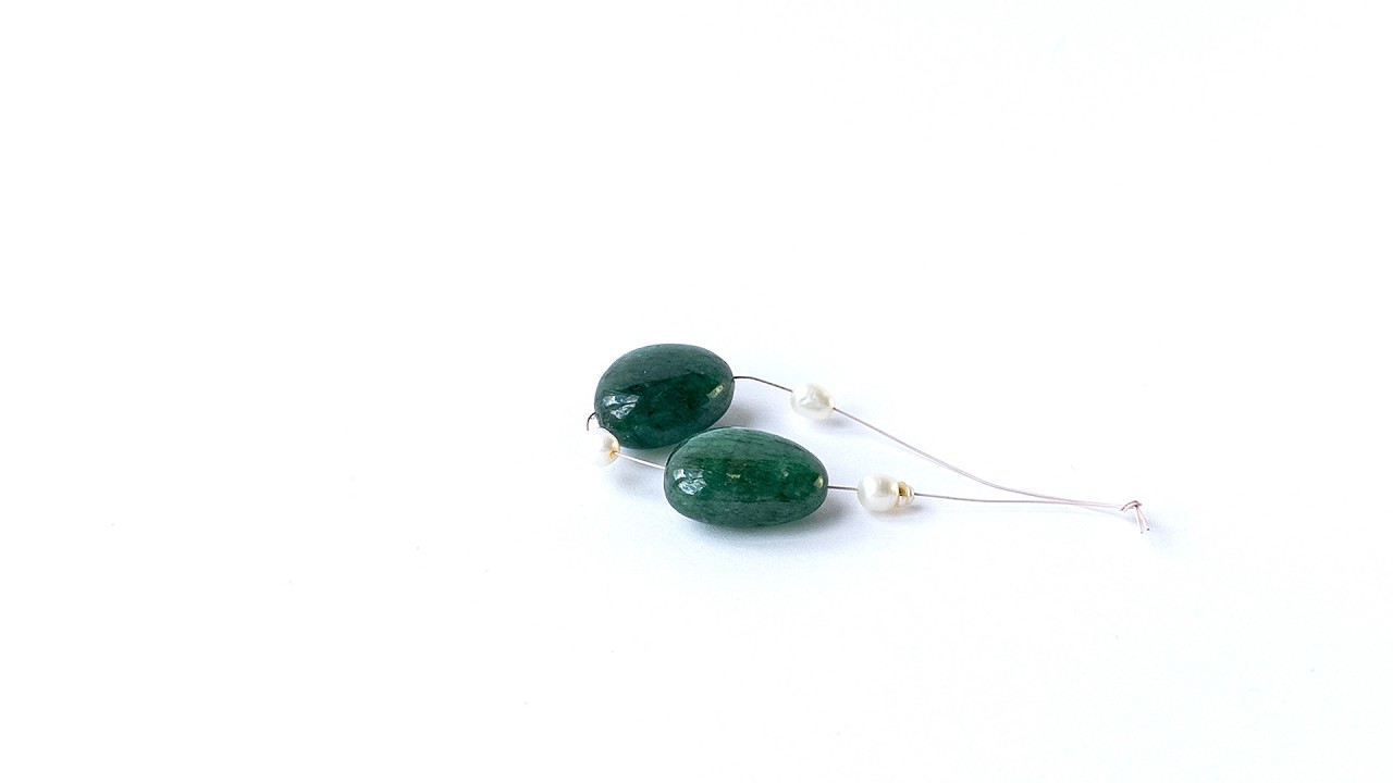 Emerald and Freshwater Pearls | Smooth Tumble | 14.1-15.4mm Bead Size | 5 Pieces | 40 Carats video