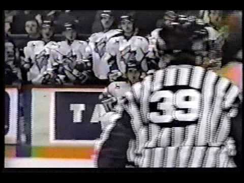 Cody Doucette vs Alexandre Vachon QMJHL Nov 28/03