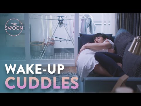 Jung Hae-in gets kicked out of bed, then cuddled awake | One Spring Night Ep 13 [ENG SUB]
