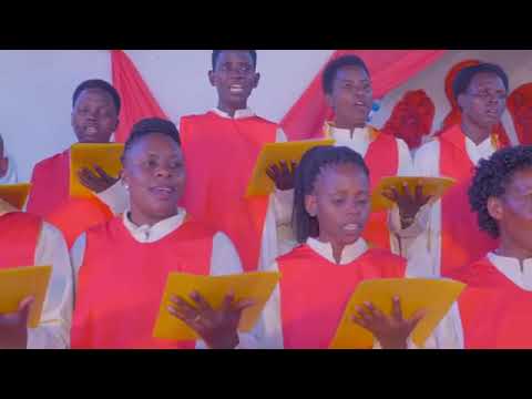 Kakoma parish singing yohereza mutima wawe song
