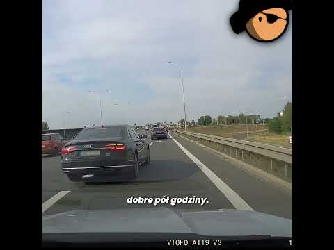 Z samochodu wypadła część, która uszkodziła szybę na wysokości twarzy pasażera!