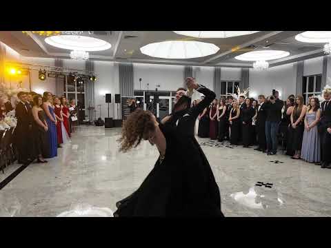 Studniówka w II LO w Ostrołęce - występ artystyczny