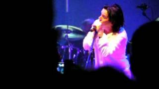 Video clip of Marillion&#39;s &quot;If My Heart Were a Ball&quot; in Montreal, 5 April 2009 at L&#39;Olympia.