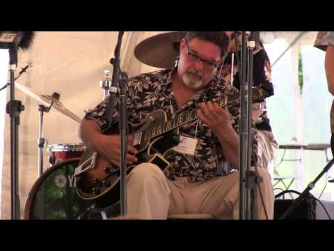My bucket's got a hole in it - Heartbeat the Dixieland Jazz Band - Hot Steamed Jazz Festival, 2014