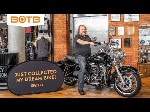 BOTB WINNER Collects his BRAND NEW £22k Harley Davidson Road King!