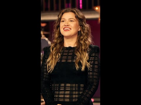 Kelly Clarkson says she was snubbed at store