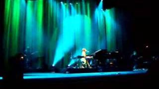 Tori Amos - Heart of Gold Live in Prague