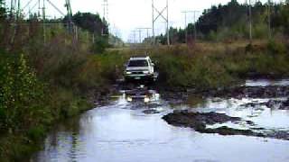 preview picture of video '4x4 the blind man mud bogging courtenay bc'