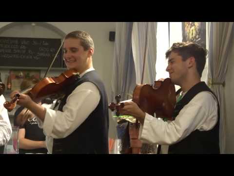 Zespoł folklorystyczny BYSTRZYCA - Slezský gorolský soubor, č.8 - v kavárně / Musaion Praha 2018