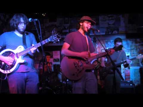 Stoopside - She's Not There live from The Grape Room