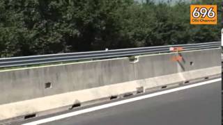 incidente-sull-a16-muore-un-67enne