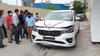 ACCIDENT !! Delivery of Kia Carnival Gone WRONG !!