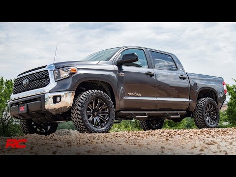 2007-2018 Toyota Tundra 1.75-inch Leveling Kit by Rough Country