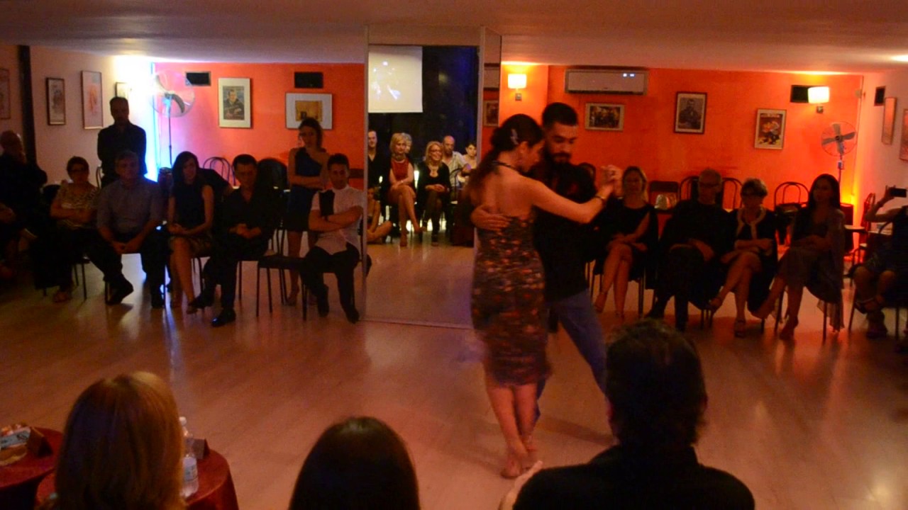 Nèstor "Patitas" Azorin & Manuela Rodriguez - Milonga del 83 - D'Arienzo 3/4