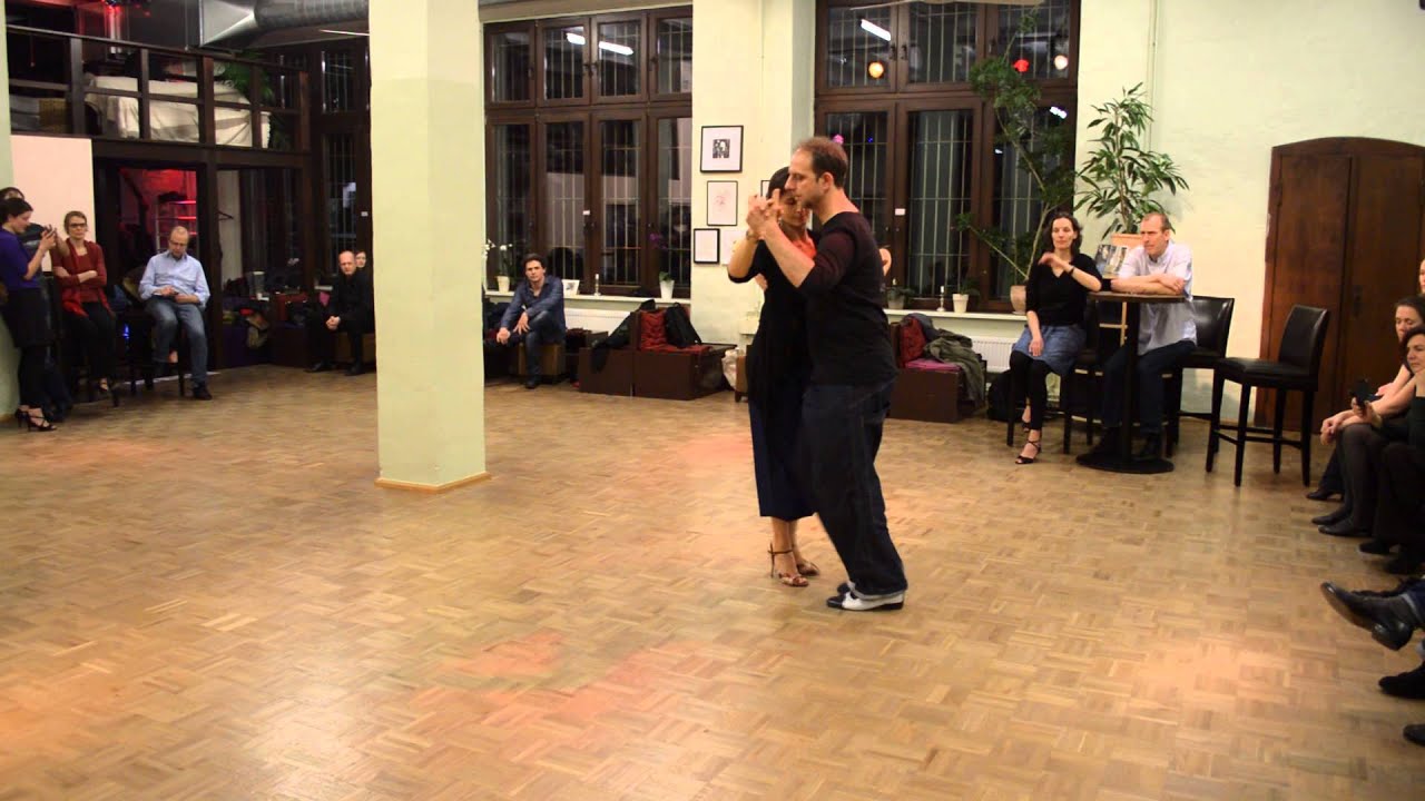 Rhythmische Tango + MIlongafiguren mit Susanne Opitz Rafael Busch. Tangokurs 4.2. DEMO