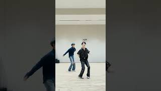 Download lagu yeonjun doing 'pose challenge' with kino #pentagon #kino #txt #yeonjun mp3 Download lagu yeonjun doing 'pose challenge' with kino #pentagon #kino #txt #yeonjun mp3