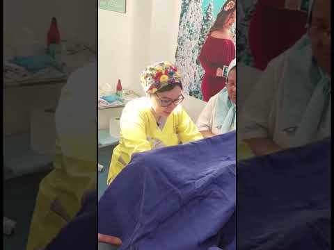 ولادة طبيعية بدون قص العجان مع القابلة زوزو baby https www instagram com zouzou sagefemme