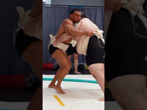 Sumo Wrestling A D1 LINEMAN 🤯