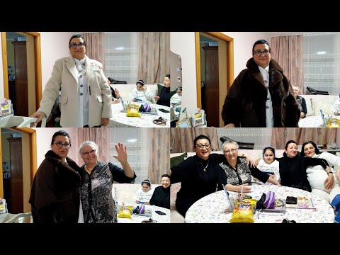 With the Noi de Noi family out shopping, Mirela, Grandma's daughter, came back with some beautifu...