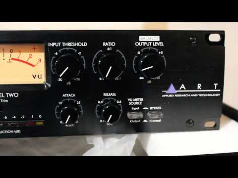 Unboxing an ART PRO VLA 2 Two Channel Vactrol / Tube Leveling Amplifier