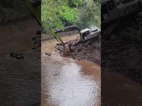Limpeza do rio em Coronel freitas SC. #shorts #pecuarista #funil #viral #agro #enchente #clima