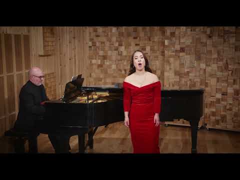 "Par le rang... Salut a la France" from La Fille du Regiment by Donizetti