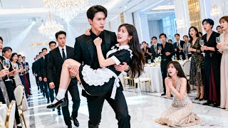 💔Ze verkochten haar aan een oude man... niet wetende dat ze de lang verloren gewaande eerste liefde van de CEO is. Nu knielen ze!