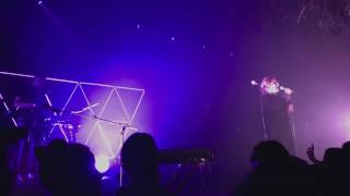 Låpsley - Operator (He Doesn't Call Me)