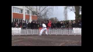 Download lagu Record du monde de karate casse (briques) mp3