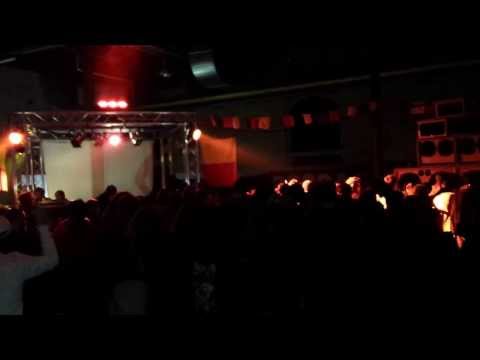 MIGHTY MASSA (last tune) at REGGAEBUS NIGHT#5 2013 pt 1/2