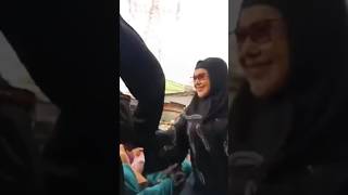 Download lagu HJ ELVY SUKAESIH HADIR MAULID (WANITA) DI ALHAWI CONDET 15 AGT 2026😍❤️. SUAMI BELIAU CUCU ROSUL SAW😘 mp3