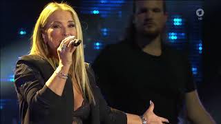 Anastacia  &quot;Caught In The Middle&quot; and &quot;I&#39;m Outta Live&quot; New Pop, 22.09.2017