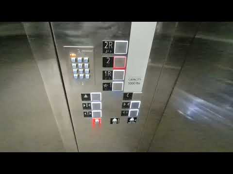 Schindler 5500 MRL Traction Elevator @ Saks Off 5th | Pittsburgh/McKnight, PA