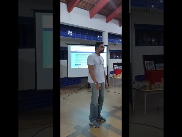 Vianópolis Digital- Apresentação dos cursos para os pais dos alunos no CMEI Joana Caixeta.