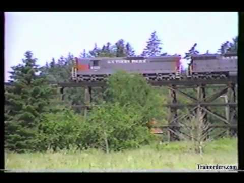 Classic Railroad Series 524 - SP 4425 on branch line in NW Oregon 1988