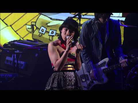 Gorillaz - Empire Ants feat. Little Dragon (Live on Letterman)