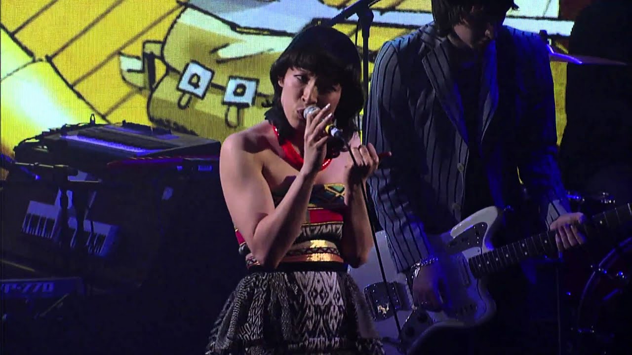 Gorillaz - Empire Ants feat. Little Dragon (Live on Letterman)