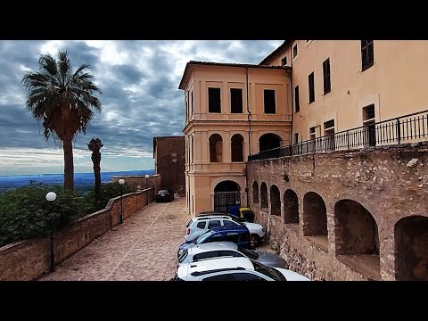 Walking Through an Italian Old Town: Poggio Catino