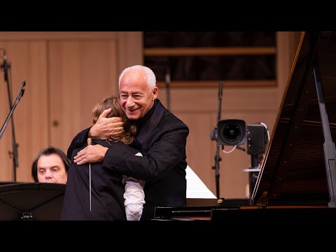 Concerto No. 12 in A Major - 1st Movement, Mozart / Lucas Chiche & Vladimir Spivakov