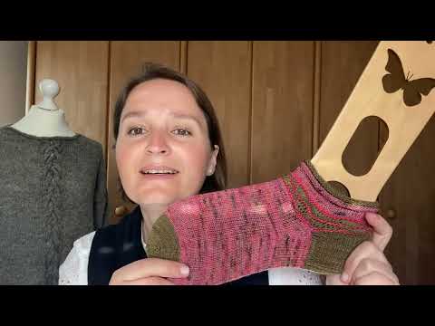 #243 - Tii-Pullover und Girlfriend Socken