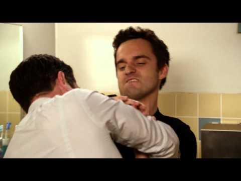 New Girl, So2 e10, The Bathtub: Nick and Schmidt Hug