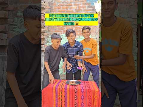 FOR TEN RUPEES YOU HAVE TO BUY THE BISCUIT WHICH HAS THE MAXIMUM NUMBER OF BISCUITS 😉#shorts