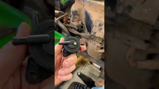 John Deere “no start” Gotta check the fuel line flow! #johndeere #lawnmower #nostart #mowerrepair