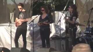 002 FOLK UKE SHIT MAKES THE FLOWERS GROW