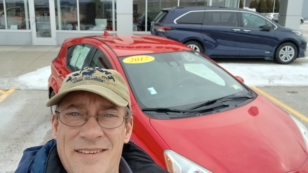 2017 Toyota Prius C HYBRID